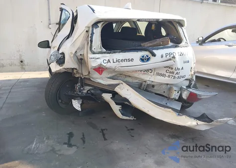 2015 Toyota Prius C One из США, поврежденный, VIN JTDKDTB38F1114093